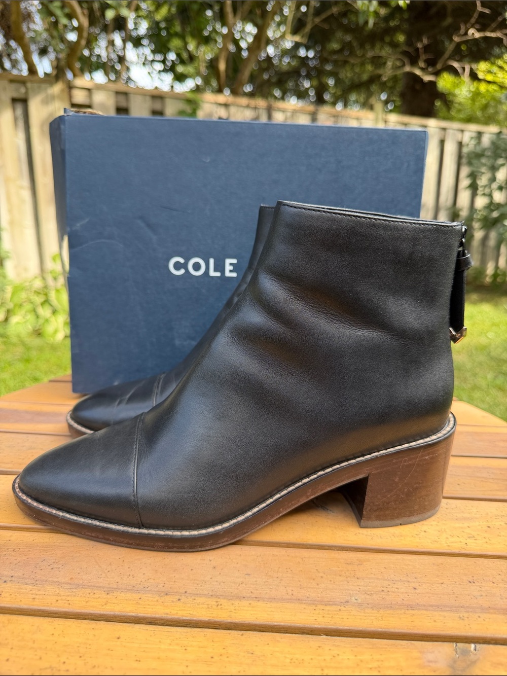 Cole Haan Black Leather Waterproof Ankle Boots 8.5 Back Zip Block Heel W12111
